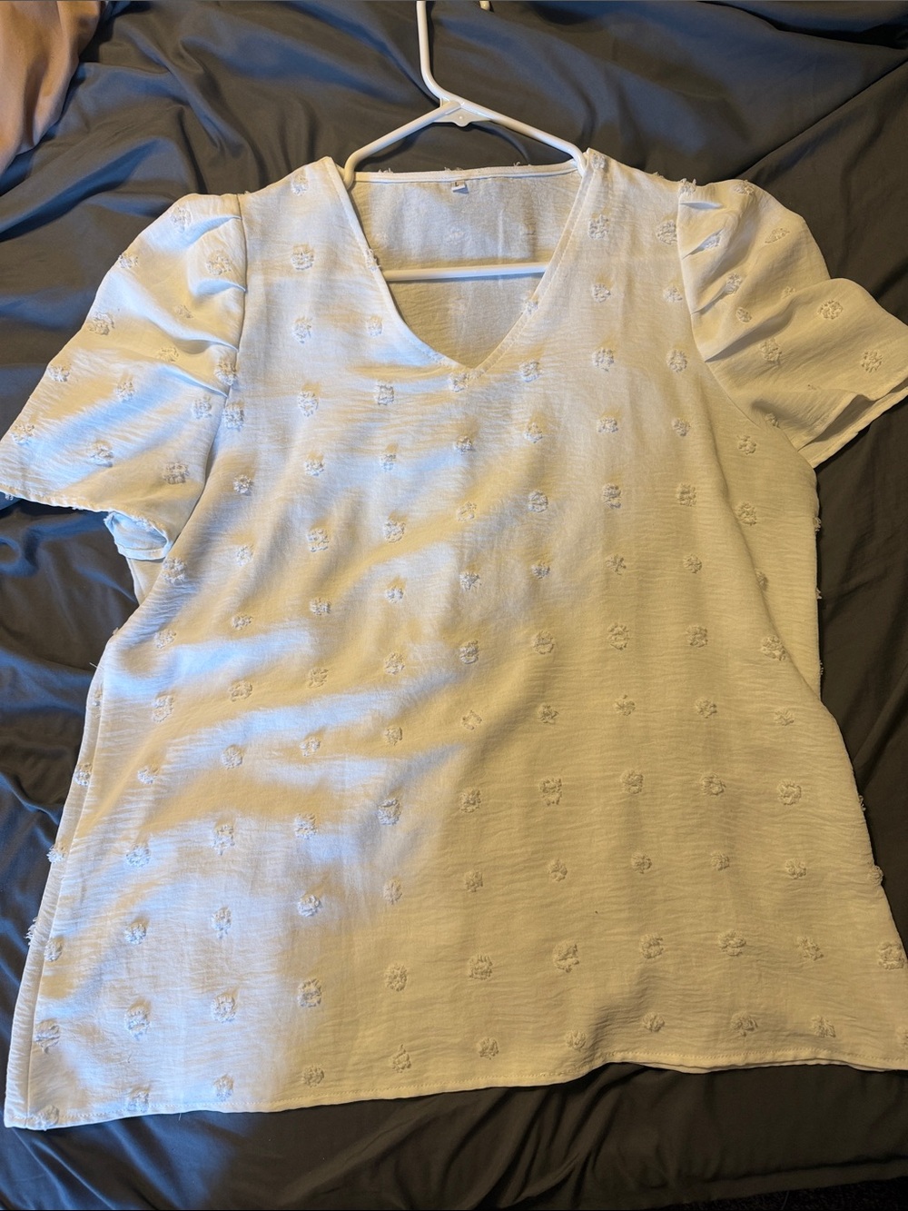Women’s White Textured V-Neck Short Sleeve Top